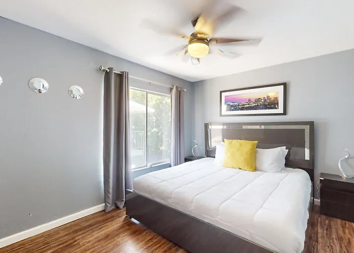 Groovin' Apartment